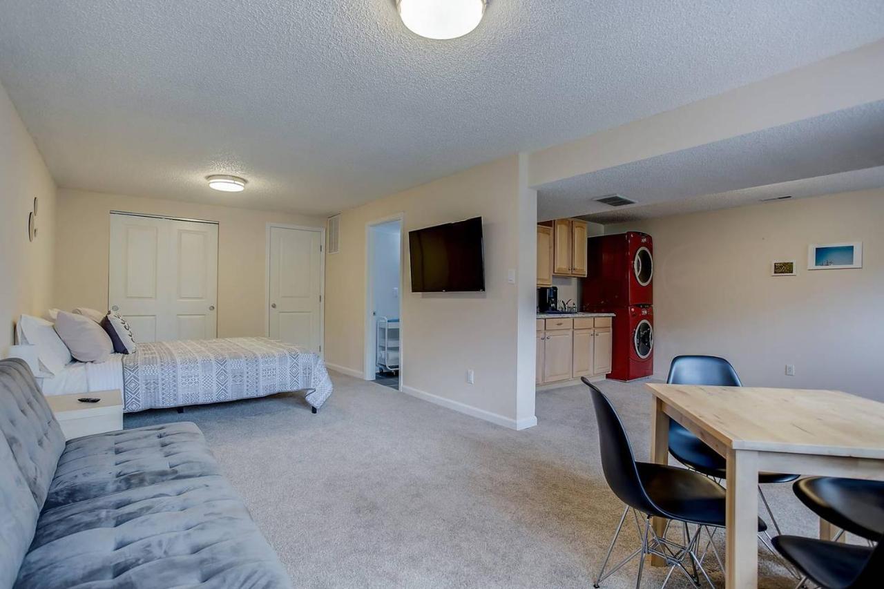 Bright & Cozy Studio Apartment In Colorado Springs Bagian luar foto