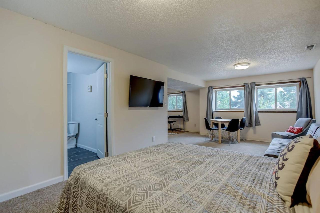 Bright & Cozy Studio Apartment In Colorado Springs Bagian luar foto