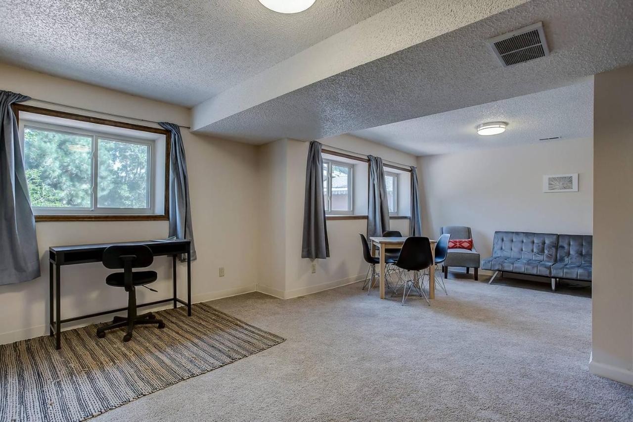 Bright & Cozy Studio Apartment In Colorado Springs Bagian luar foto